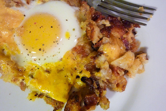 Cheesy Hashbrowns with Baked Eggs